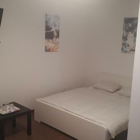 Apartman - Sukromie V Meste Братислава Экстерьер фото