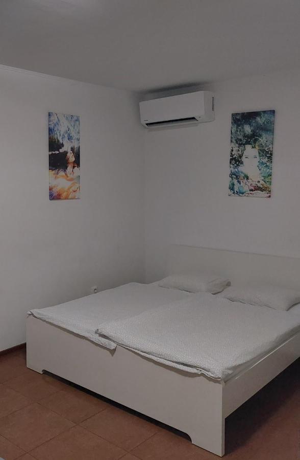 Apartman - Sukromie V Meste Братислава Экстерьер фото